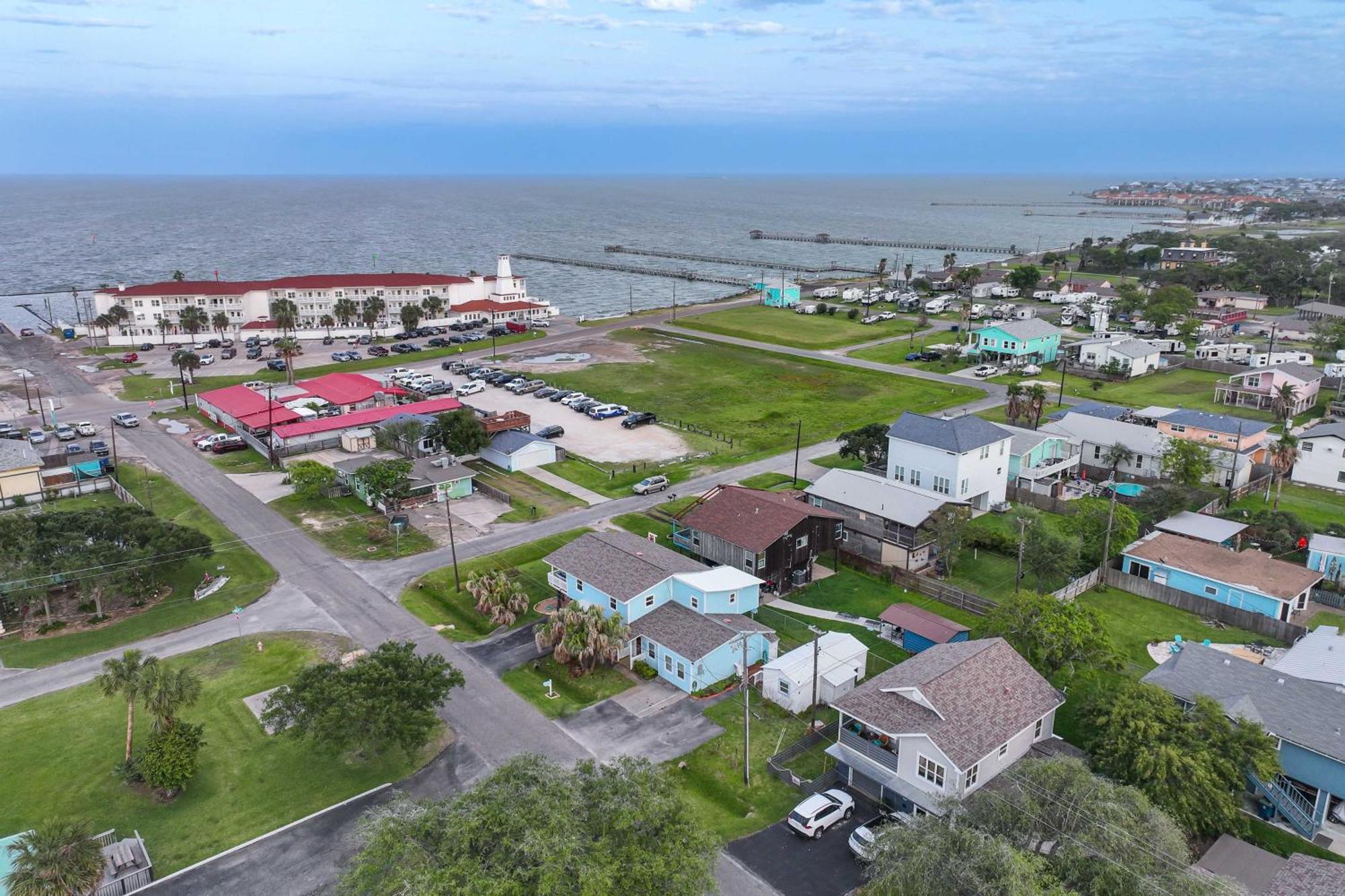 Beautiful Rockport Townhome - Walk To Aransas Bay! المظهر الخارجي الصورة